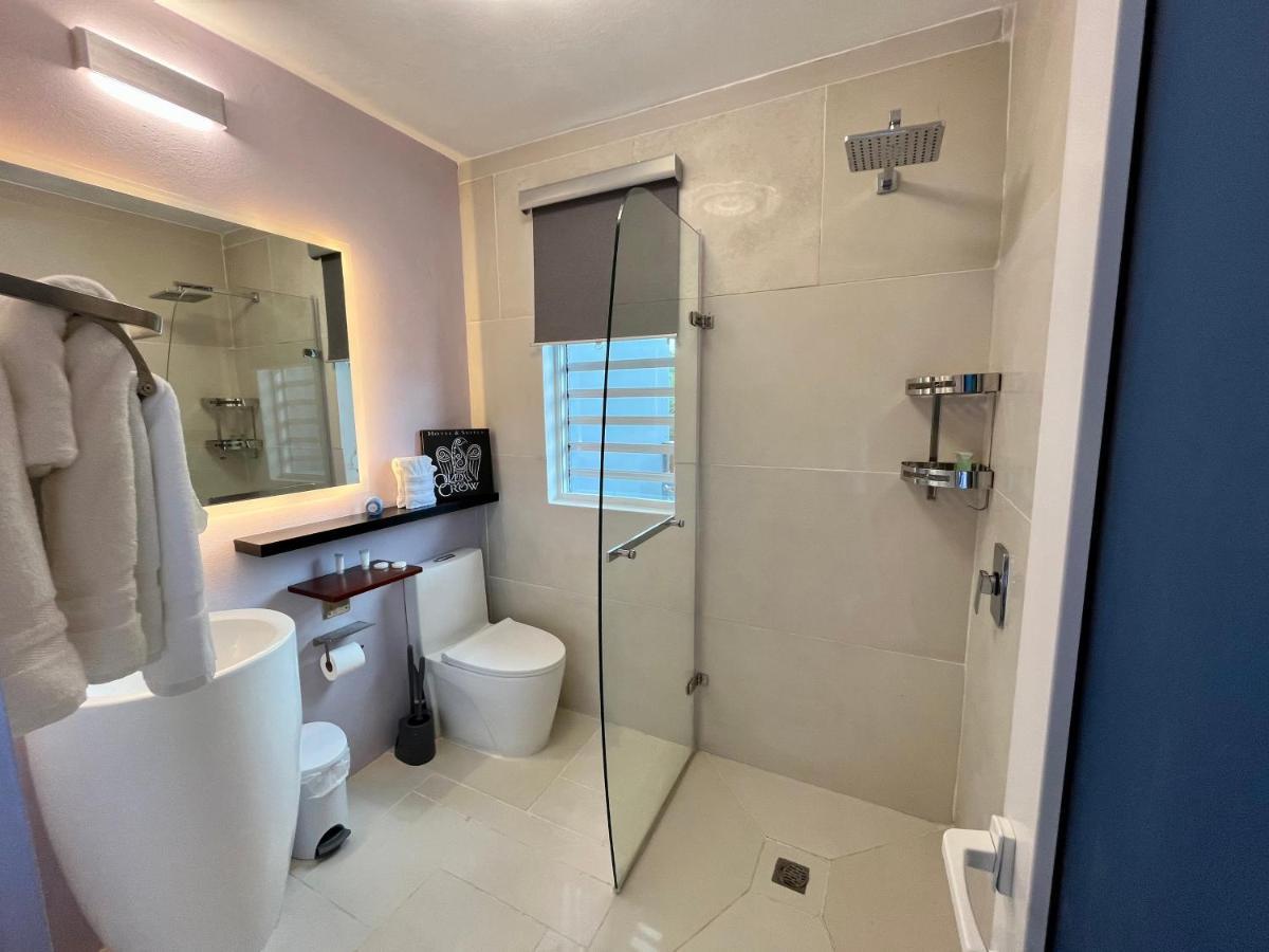 Old Crow Hotel And Suites Vieques Exterior photo