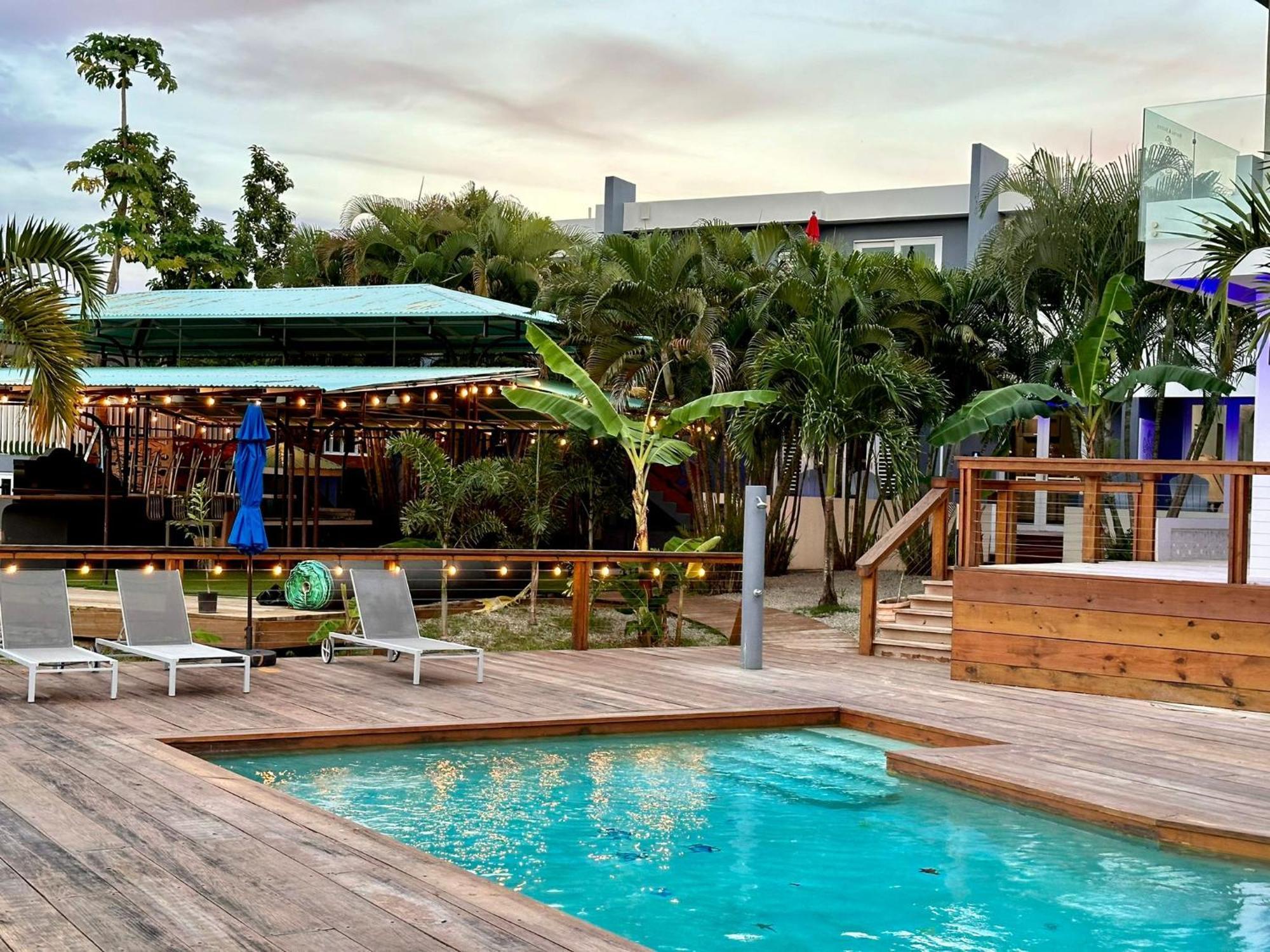 Old Crow Hotel And Suites Vieques Exterior photo