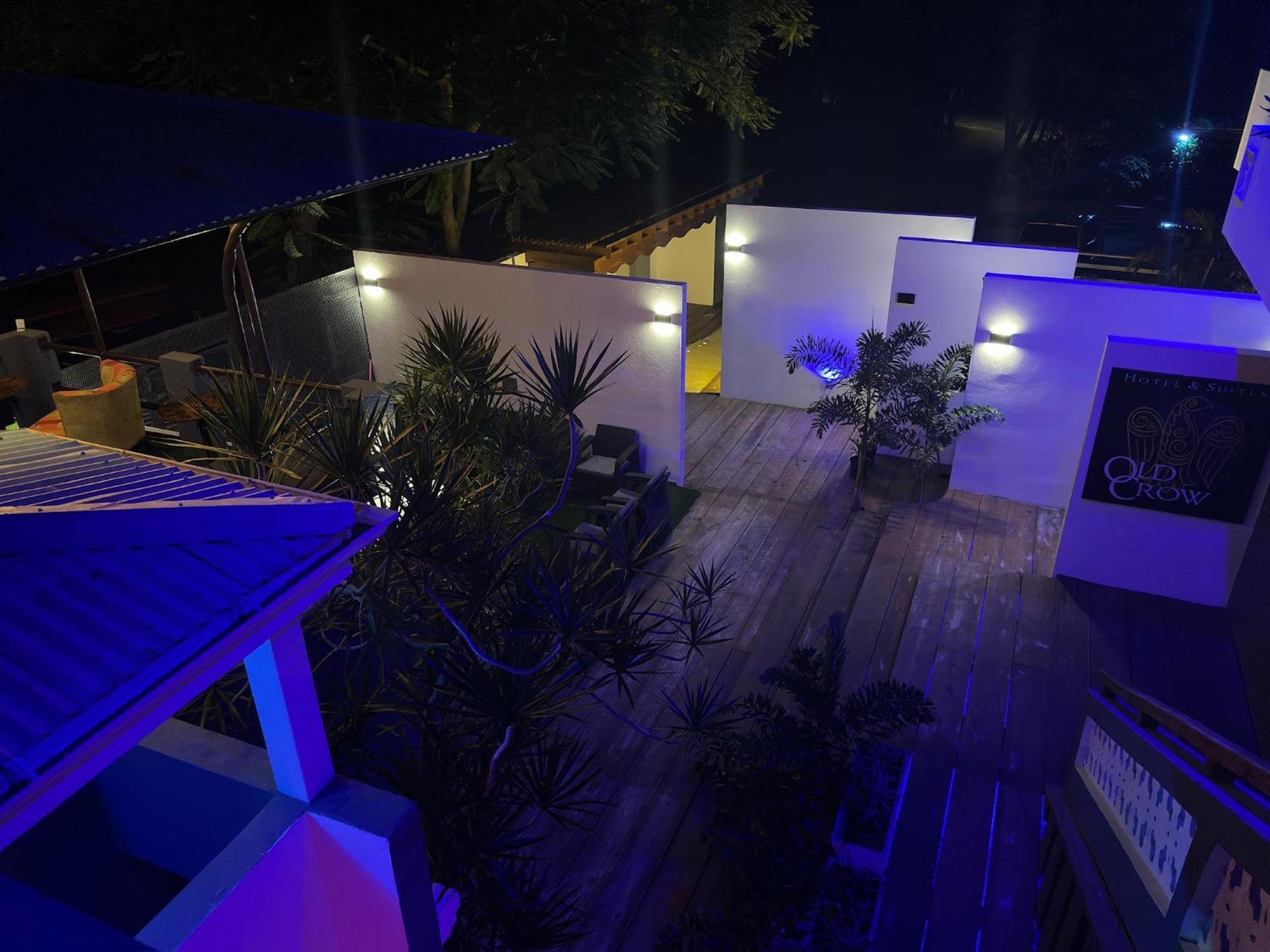 Old Crow Hotel And Suites Vieques Exterior photo