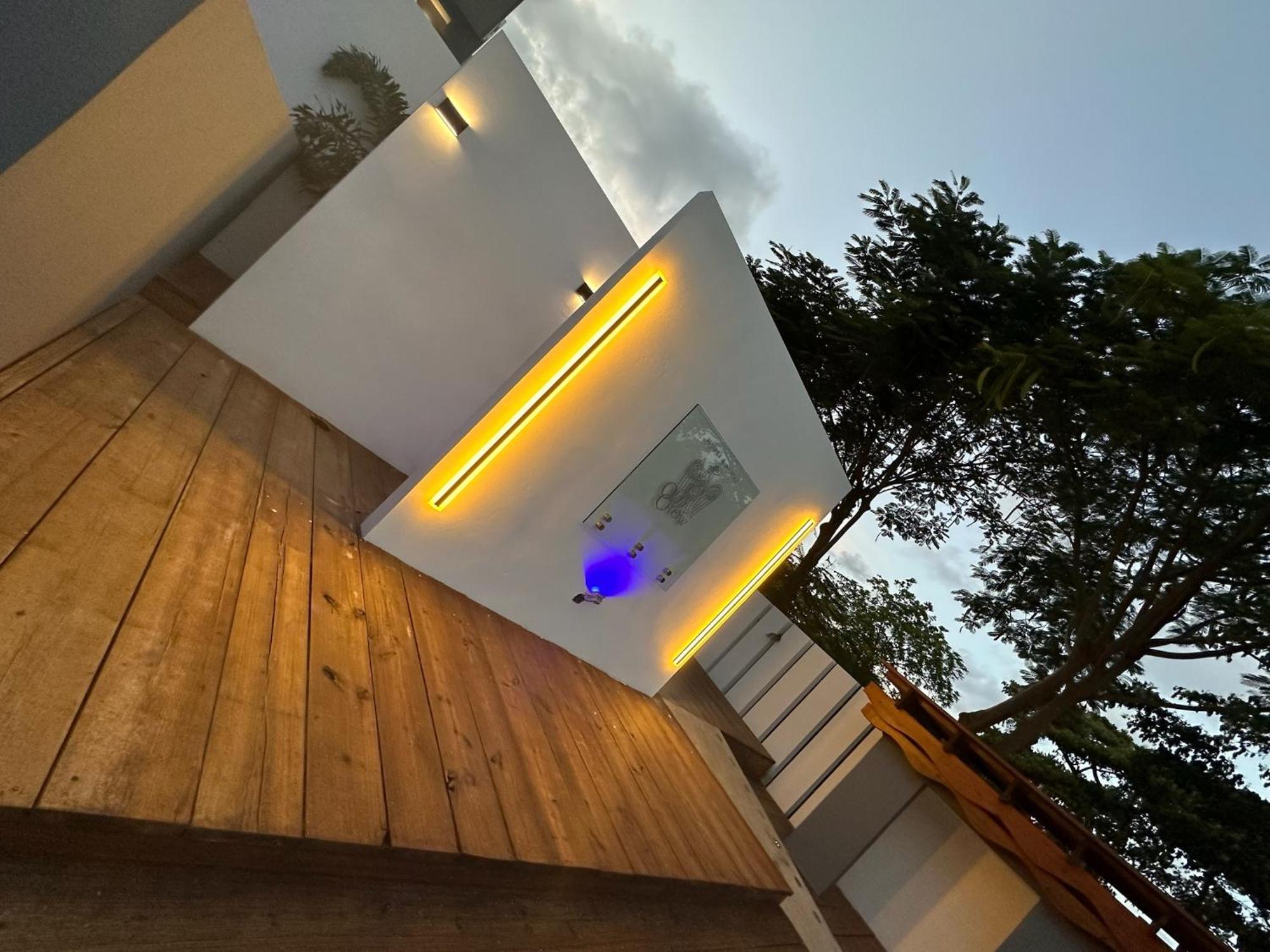 Old Crow Hotel And Suites Vieques Exterior photo