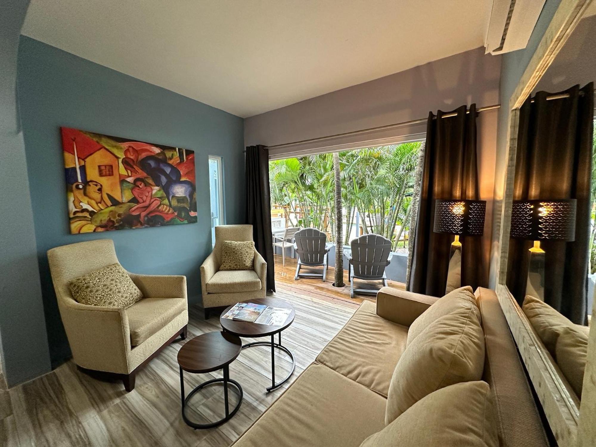 Old Crow Hotel And Suites Vieques Exterior photo